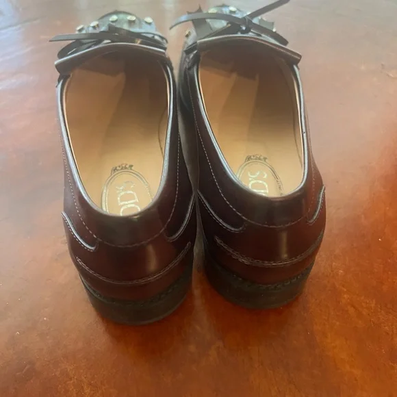TOD'S Burgundy Leather Kiltie Loafers with Stud Detail - Picture 5 of 8